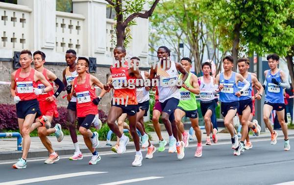 江南体育-非洲选手全面发力，领跑全场